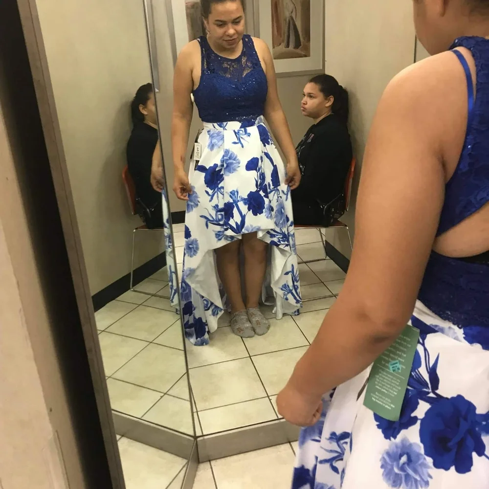 Prom dress - Picture 2 of 3